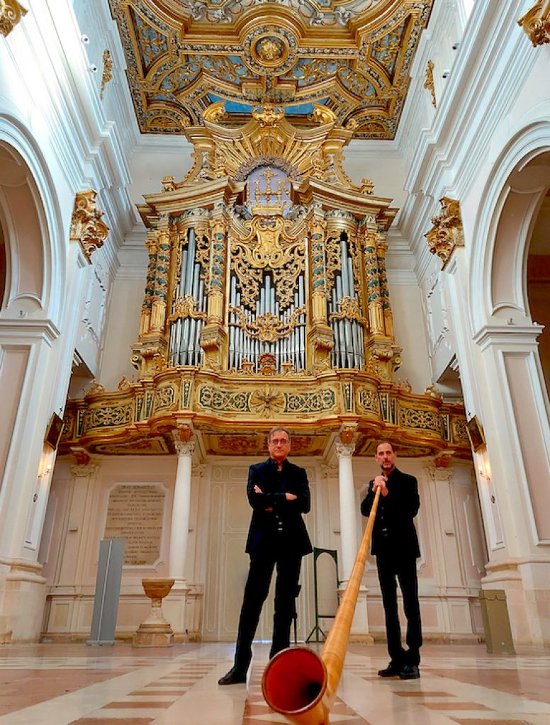 Con il corno delle Alpi....